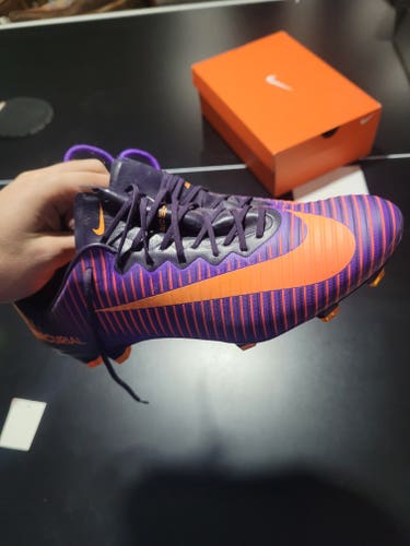 Nike Mercurial Vapor 11 size M 10.5. New