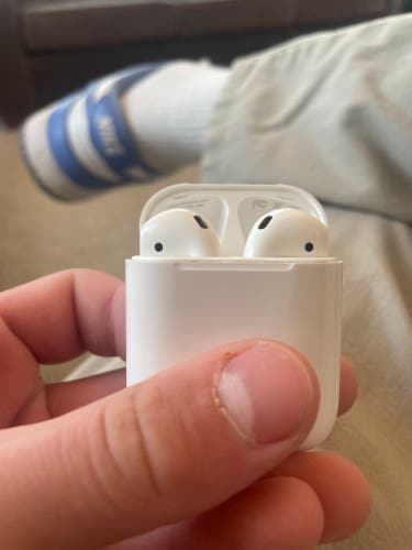 Apple AirPods (USED)