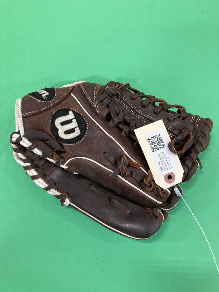 Brown Used Wilson A900 Right Hand Throw Infield Baseball Glove 11.75"