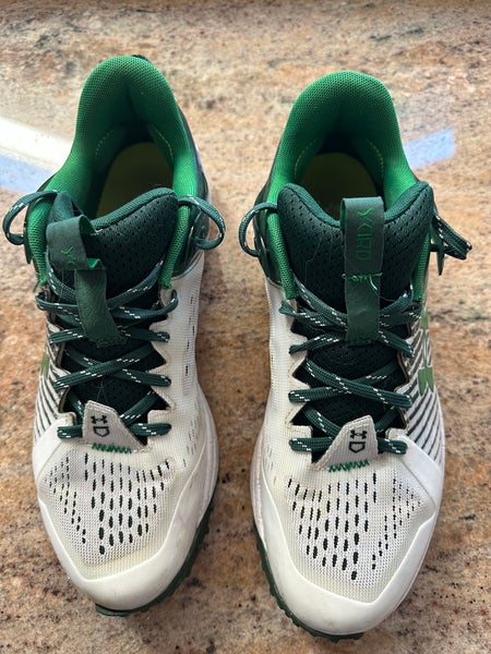 Green Men's Size 9.5 (Women's 10.5) Low Top Yard Turf