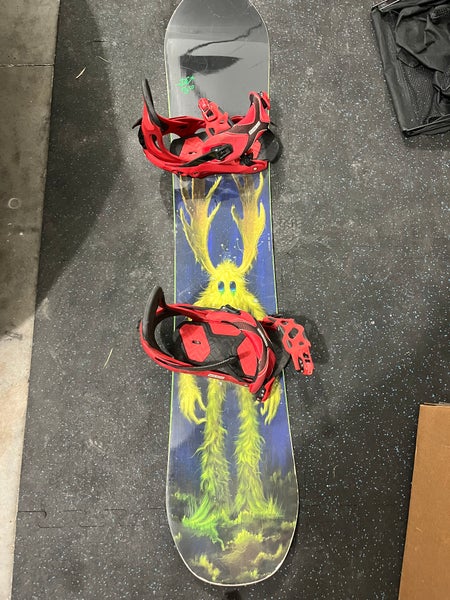 Used Men's DC Snowboard Freestyle With Bindings Medium Flex True Twin