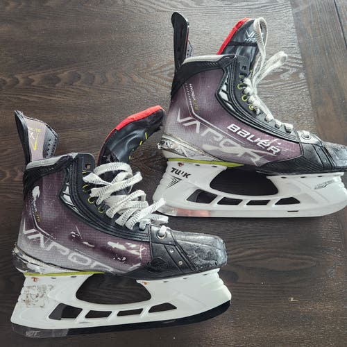 Used Senior Bauer Vapor Hyperlite Hockey Skates Regular Width 7.5