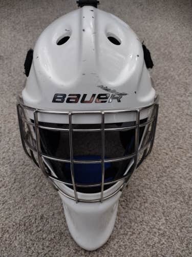 Senior Used Bauer NME 8 Goalie Mask Fit 3 (7 1/8 - 7 1/2)