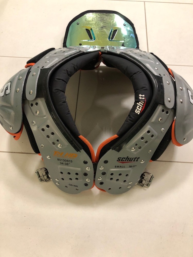 Used Schutt XV HD Shoulder Pads with Battle Backplate (Size: Small)
