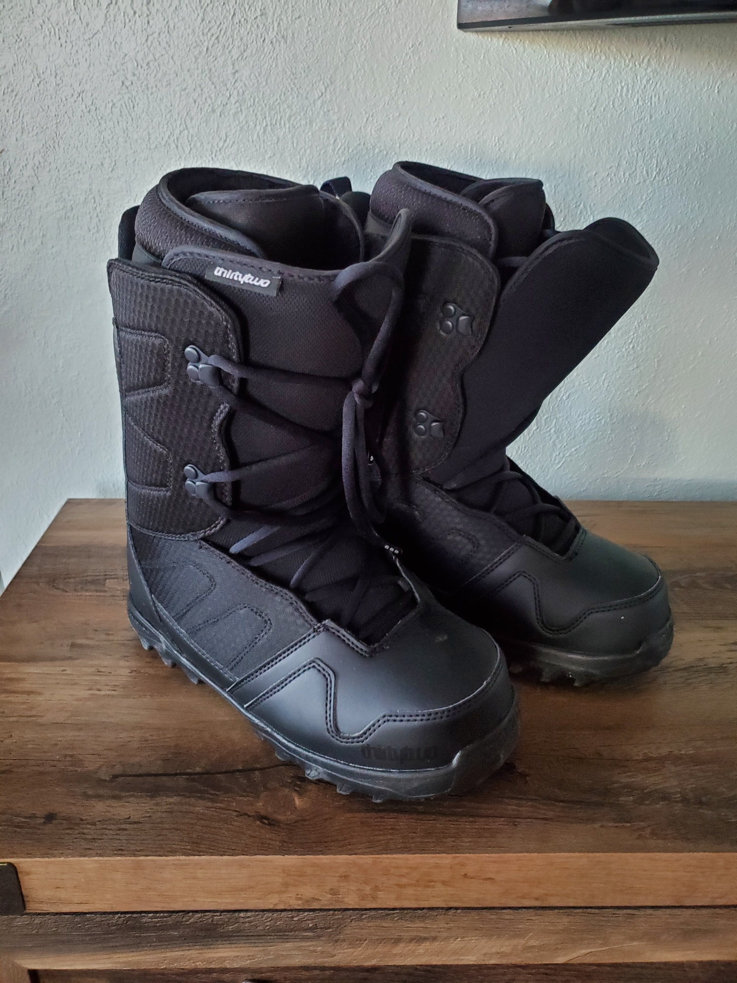 Used Once! Women's Size 9.0 Thirty Two Exit Snowboard Boots