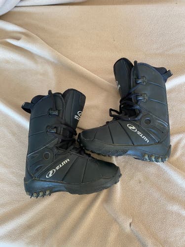 Kid's Used Zuma Snowboard Boots size 1 All Mountain