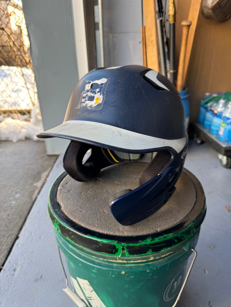 Used Small / Medium Easton Z5 Batting Helmet