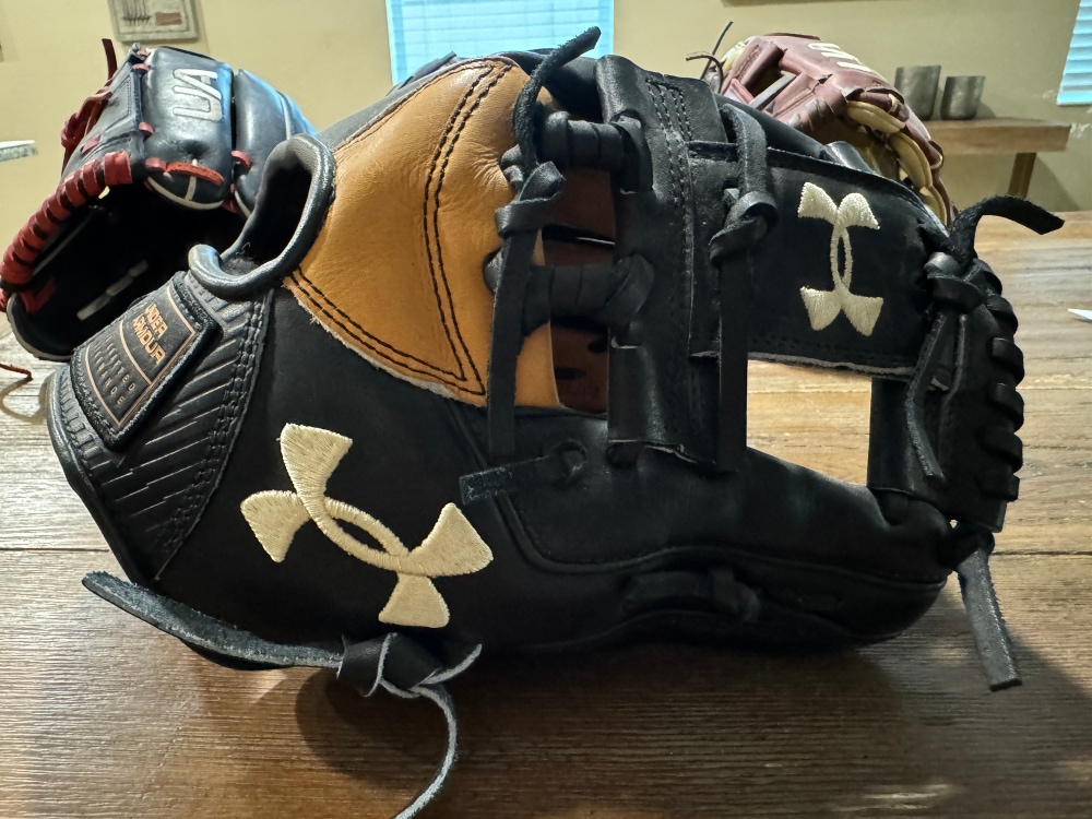 Under Armour Baseball Glove
