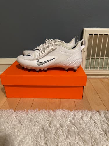 White Adult Men's Used Size 8.5 (Women's 9.5) Molded Cleats Nike Cleats