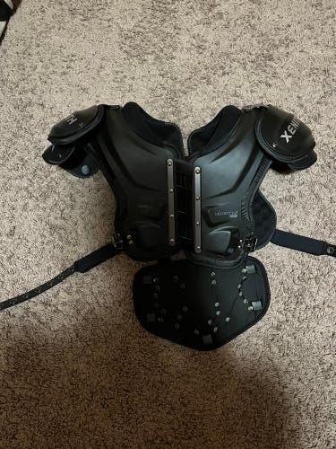 Adult Small Xenith Velocity 2 Shoulder Pads