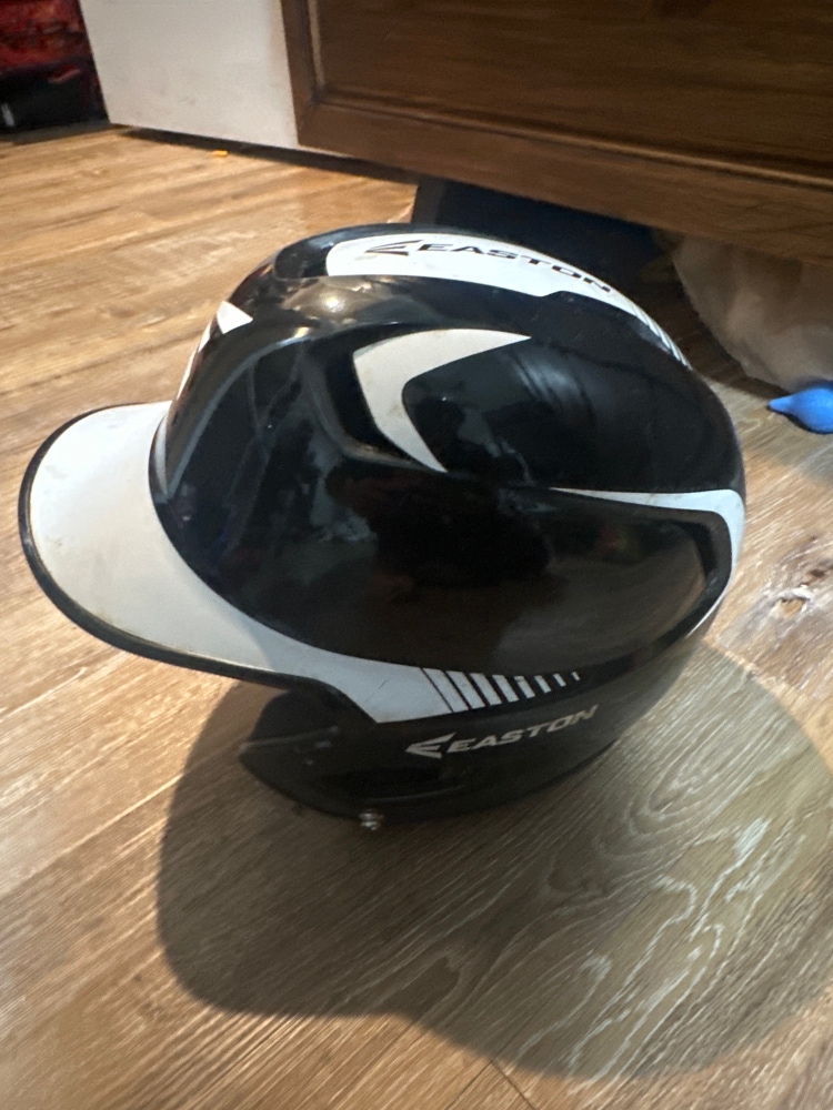 Used 6 3/8 - 7 1/8 Easton Z5 Batting Helmet