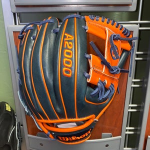 A2000 GOTM Jose Altuve 1786 11.5 New With Tags