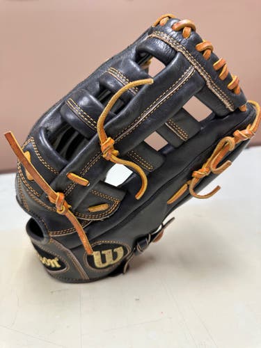 Wilson RHT A2000 ELO Outfield Glove 12.75"