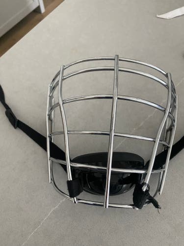 Used Warrior Fatboy 2.0 Box Lacrosse Facemask - Adult Small