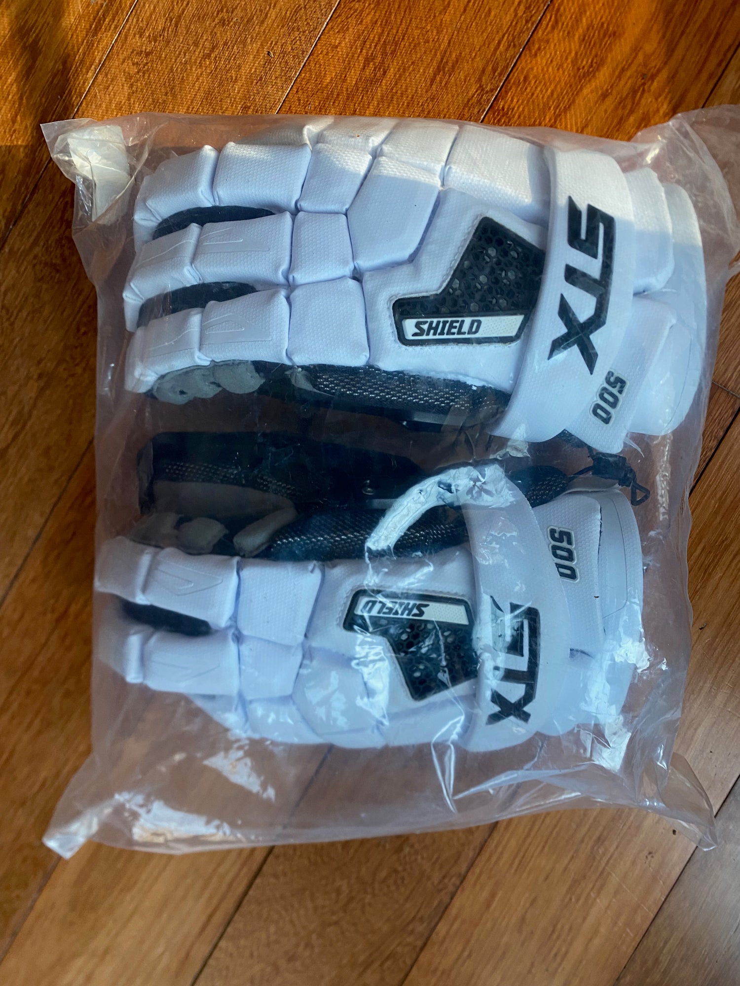 New Goalie STX Shield 500 Lacrosse Gloves Extra Large SidelineSwap