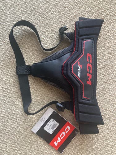 New CCM JPro junior Goalie Jill