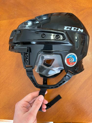 Used Large CCM  FM06 Helmet