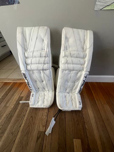 31"+2 True Catalyst 7x3 Goalie Leg Pads