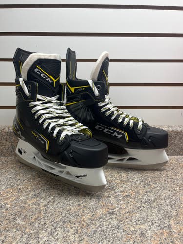 New CCM Super Tacks AS3 Hockey Skates 9.5