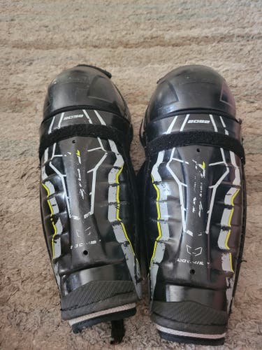 Junior Used CCM Tacks 2052 13" Shin Pads