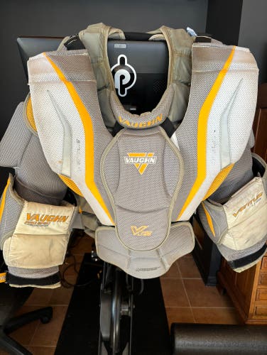 Vaughn Ventus LT98 Pro Spec Large Goalie Chesty