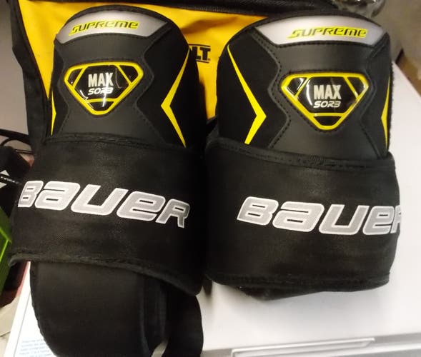 Used Bauer Supreme Max SR03 Knee Pads