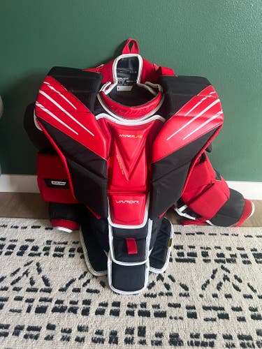 Used Medium Bauer Hyperlite Goalie Chest Protector