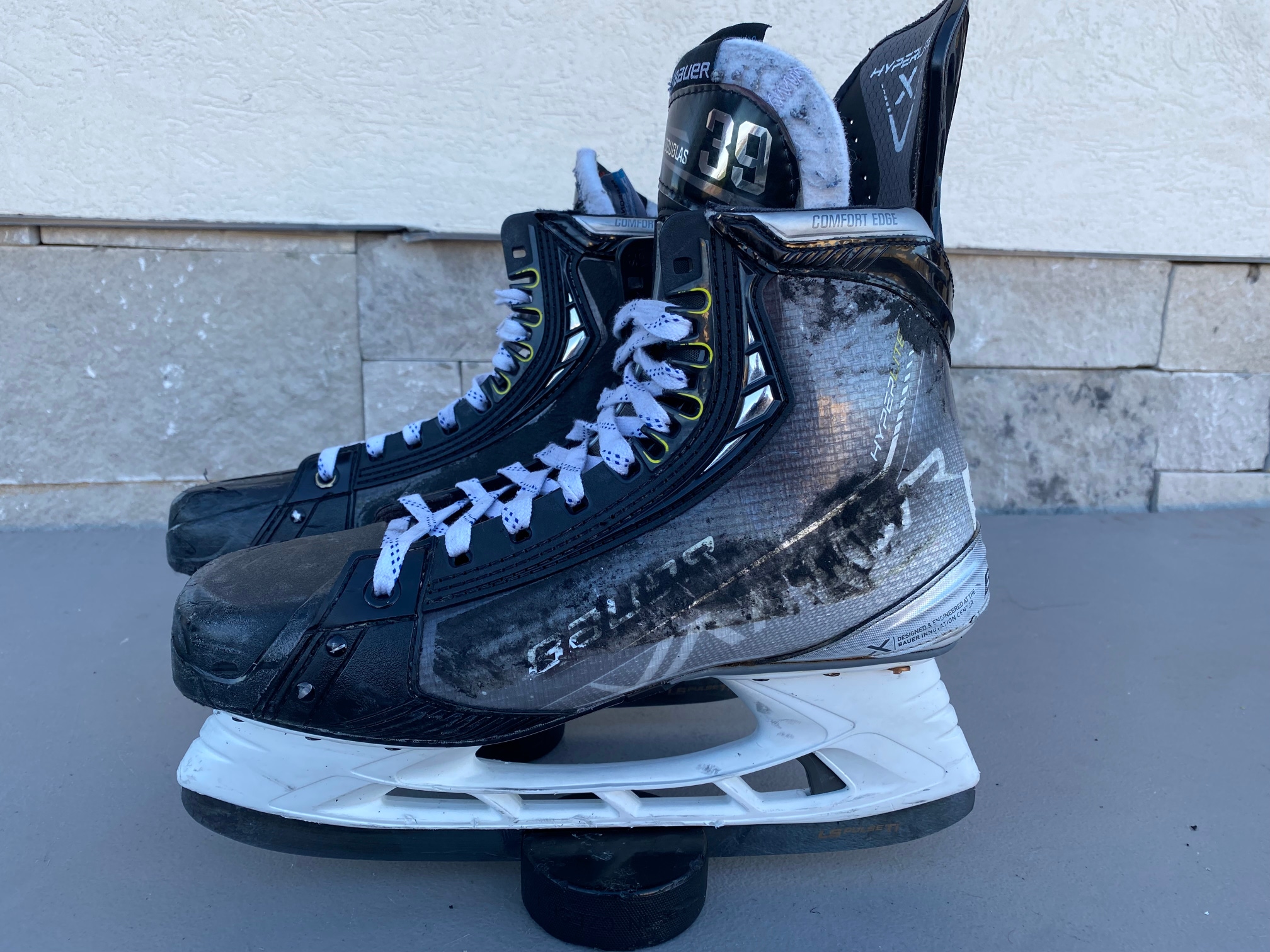 Bauer Vapor HyperLite Mens Pro Stock Size 11 Hockey Skates  MIC 4707