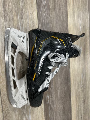 Junior Bauer Extra Wide Width Size 3.5 Supreme M5 Pro Hockey Skates