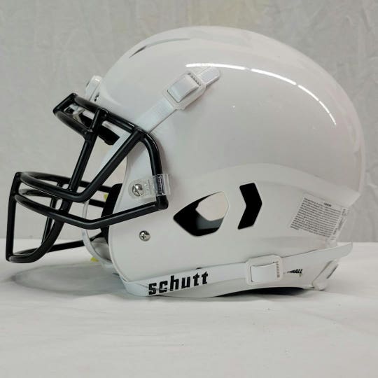 Used Schutt 2022 Vengeance Pro Ltd Ii Sm Football Helmets