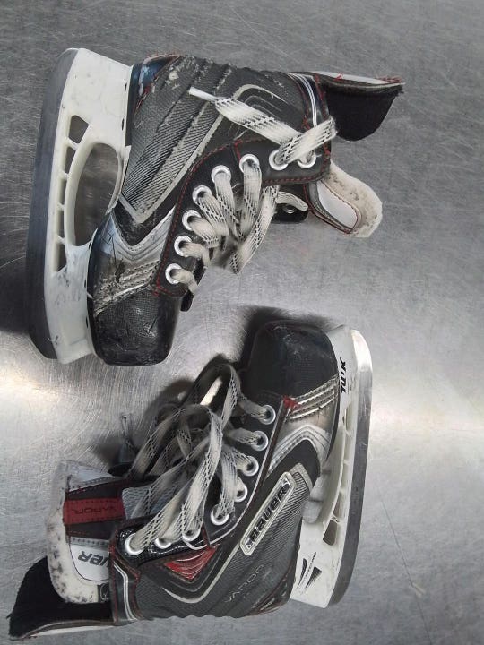 Used Bauer Vapor Youth 12.0 Ice Hockey Skates