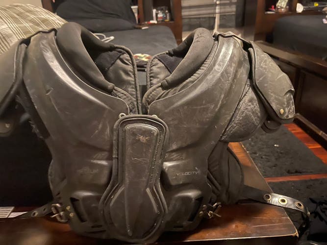 Adult Medium Xenith Velocity 2 Shoulder Pads