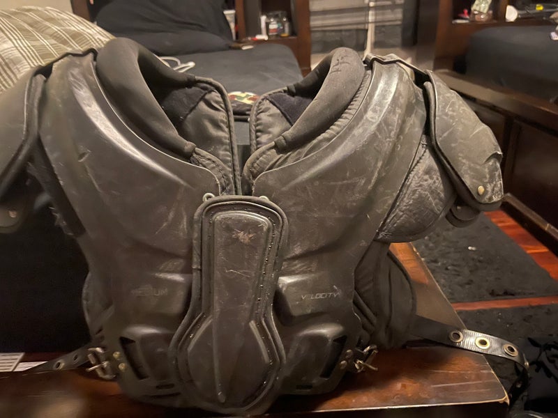 Adult Medium Xenith Velocity 2 Shoulder Pads