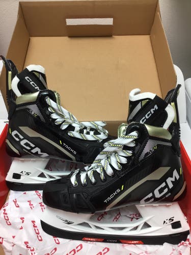 CCM Tacks AS-V Sr  Size 8 Reg Hockey Skate