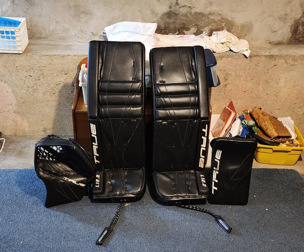Used 33" True Regular L12.2 Goalie Full Set