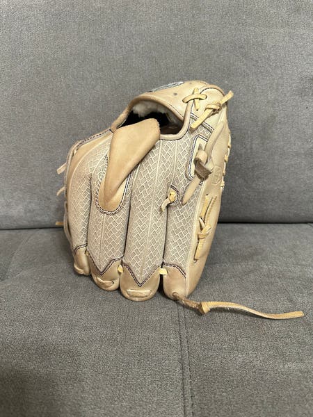 44 Pro Pitcher's 11.75