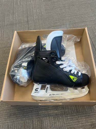 Junior Graf Regular Width Size 3 G735 Pro Hockey Skates
