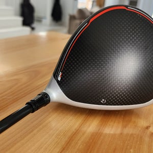 Men's Used TaylorMade Left Hand M5 Driver Regular Flex 9 Loft