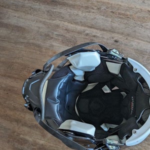Adult Used Large Riddell SpeedFlex Helmet (R41195)