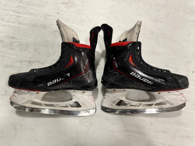 Bauer Vapor 3X Pro Hockey Skates Regular Width Size 3.5, Fit 2, Come with 2 sets of Blade Tech steel