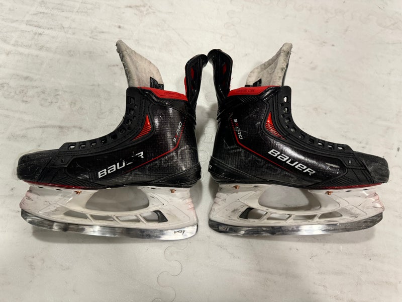 Bauer Vapor 3X Pro Hockey Skates Regular Width Size 3.5, Fit 2, Come with 2 sets of Blade Tech steel