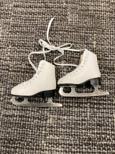 White Used American Figure Skates Youth 9