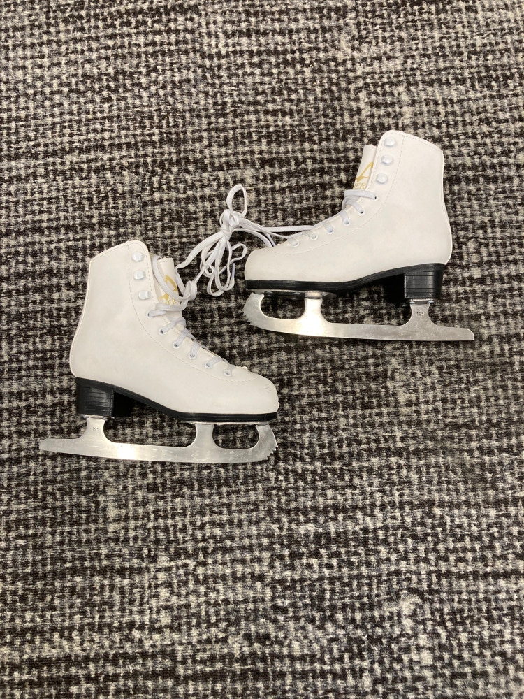 White Used American Figure Skates Junior - 2