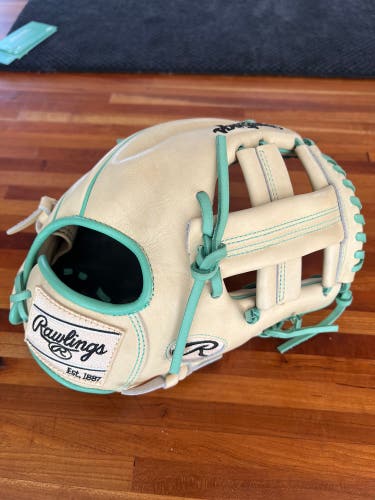 Rawlings Heart of the Hide R2G 2023 Infield 11.5" Baseball Glove