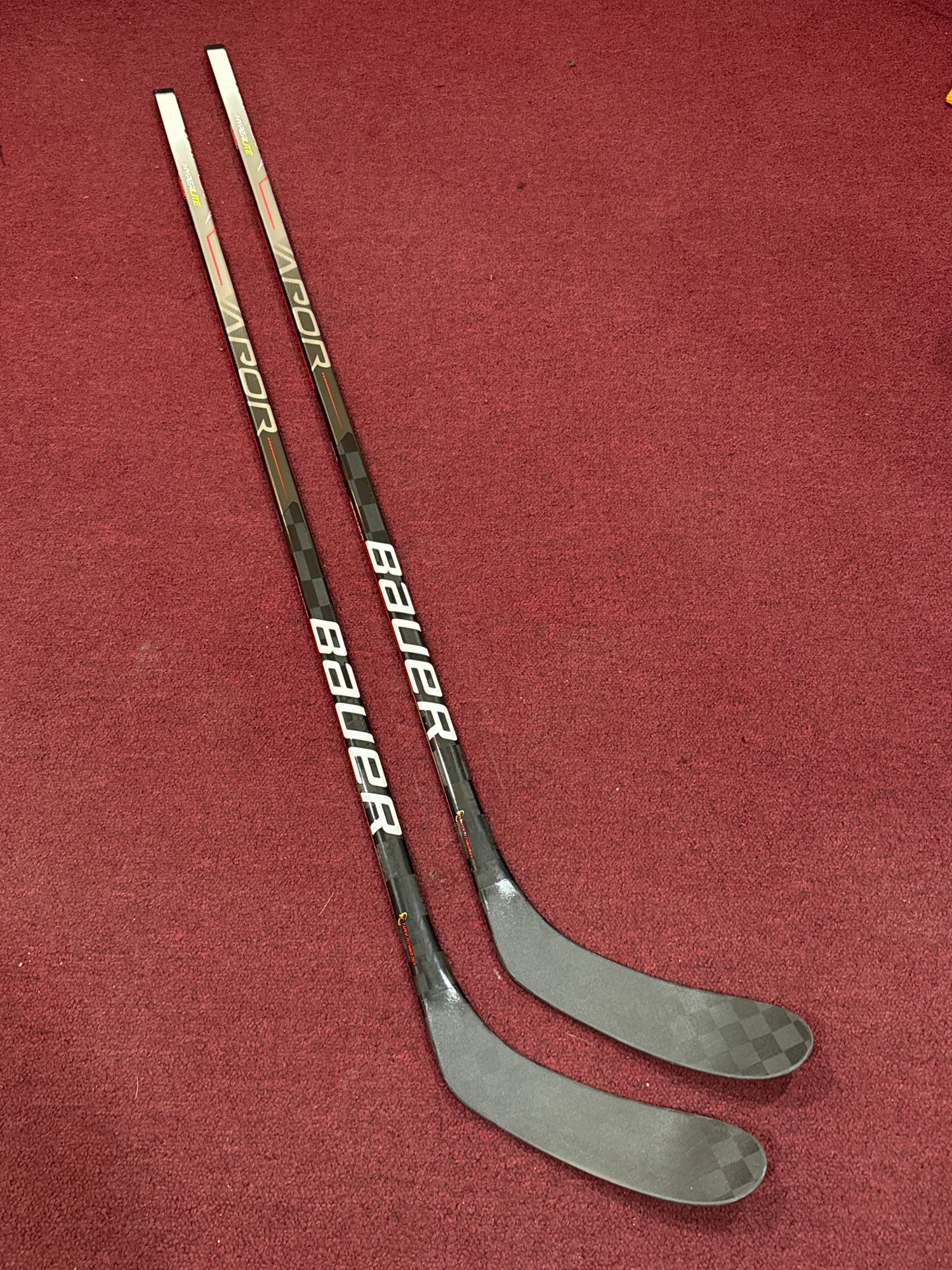 Bauer Hyperlite 2 hockey sticks P28 70 Flex | SidelineSwap