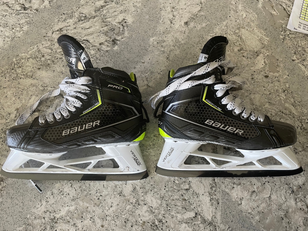 Bauer Regular Width  Size 6 Pro Hockey Goalie Skates