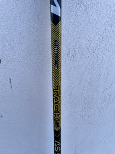 Used Intermediate CCM Right Handed AS-570 Hockey Stick P28
