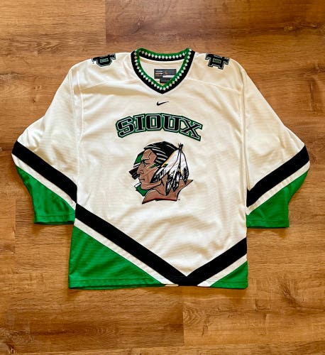 Men's Nike Bauer North Dakota Fighting Sioux Hockey Jersey Banned Indian (L)