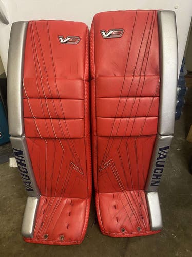 22" Vaughn Velocity V9 Pro Carbon Goalie Leg Pads