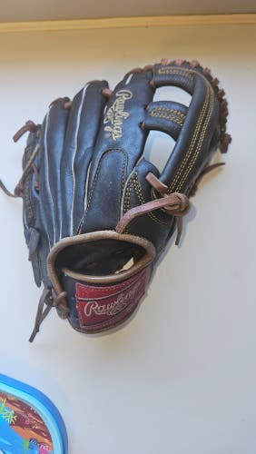 Used Rawlings Right Hand Throw Infield Heart of the Hide Baseball Glove